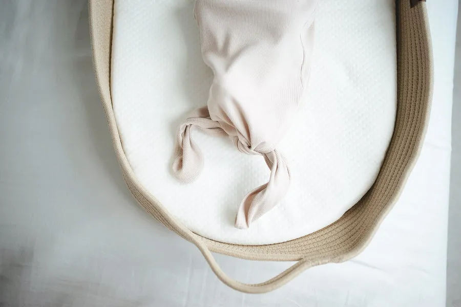 JBØRN Organic Cotton Knotted Baby Gown & Hat